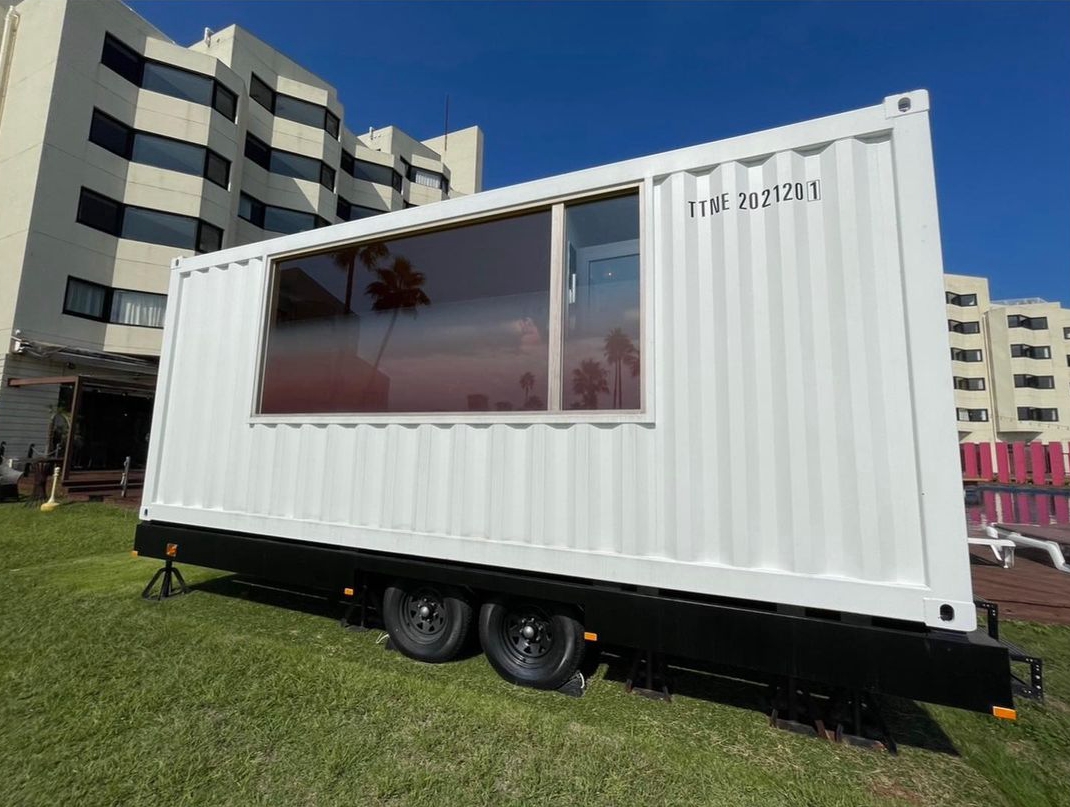 foremost_mobile_container_sauna_portable_container_spa_on_trailer_chassis_the-luigans-spa-and-resort-fukuoka (7)
